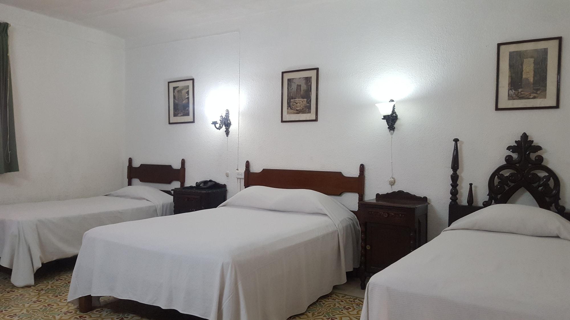 Hotel Posada Toledo & Galeria Merida Exterior photo