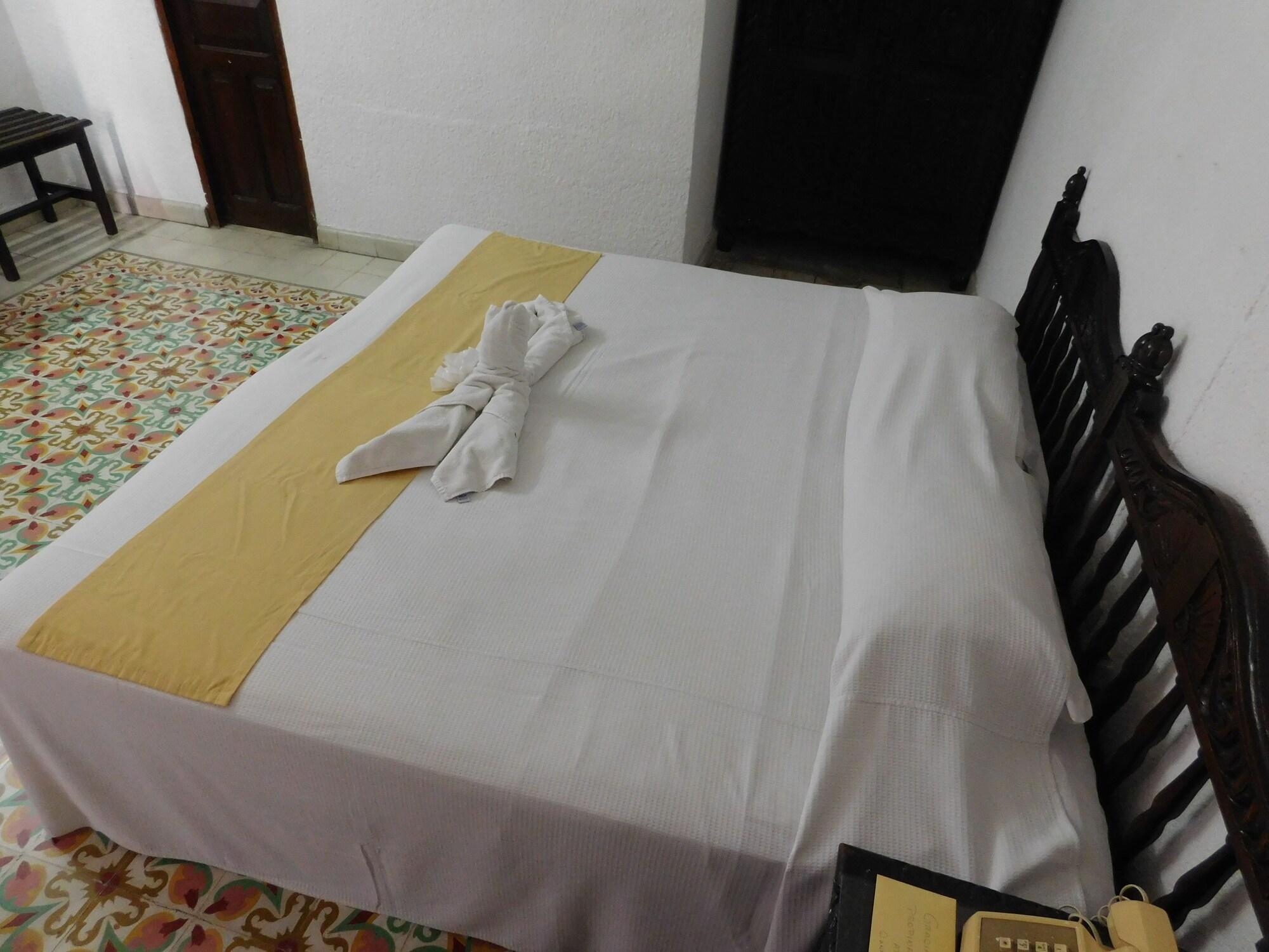 Hotel Posada Toledo & Galeria Merida Exterior photo
