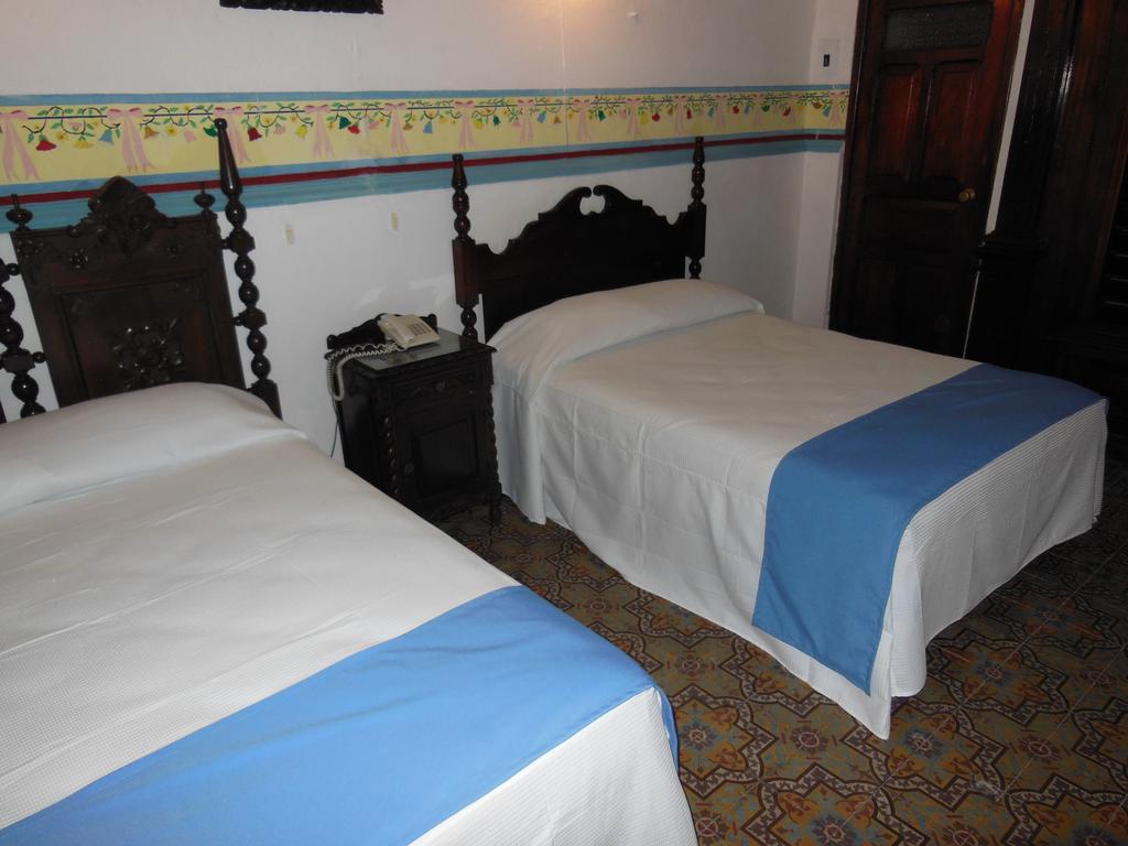 Hotel Posada Toledo & Galeria Merida Exterior photo