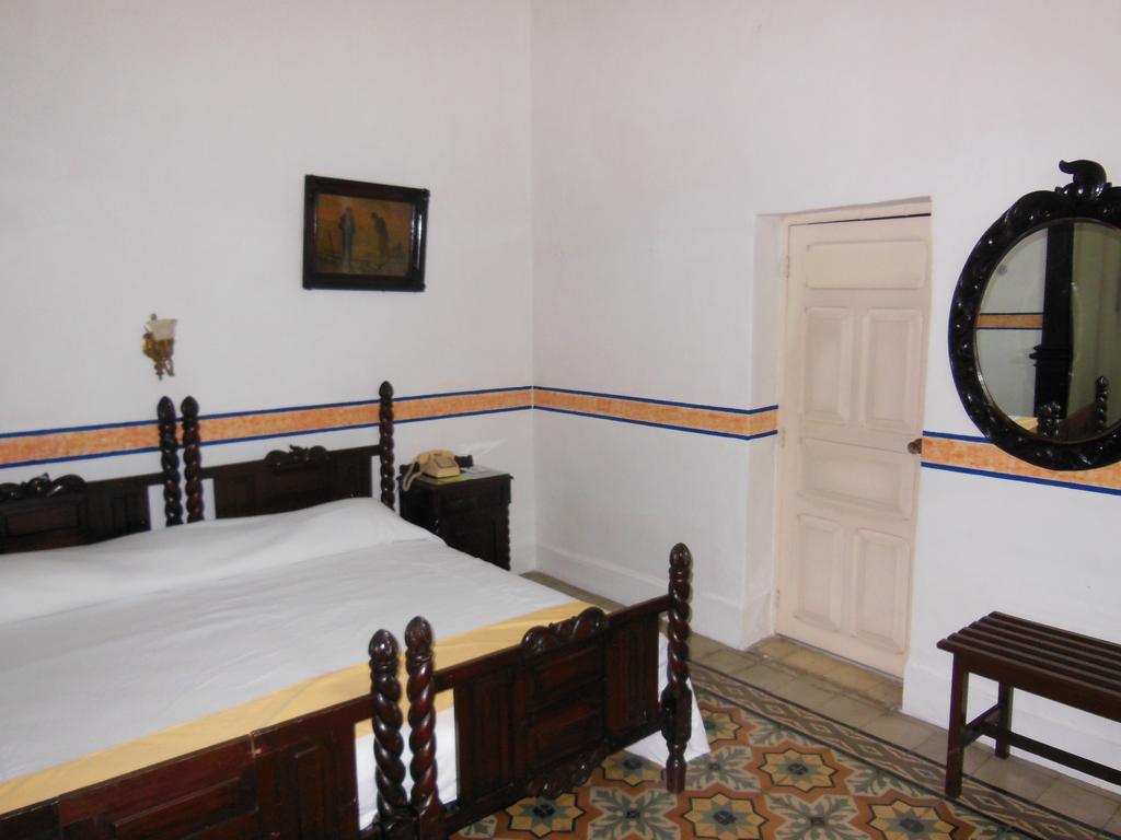 Hotel Posada Toledo & Galeria Merida Exterior photo